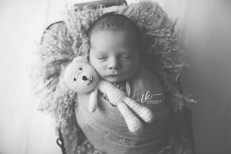 Coby 13 days | Tamworth Newborn Photographer
